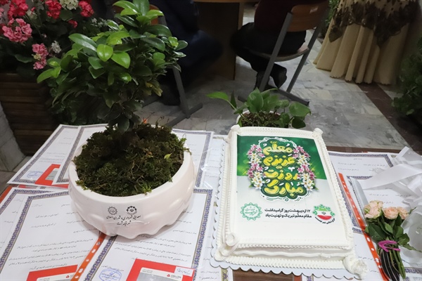 دیدار مسئولین شهرقیامدشت با معلمان مدارس شهر