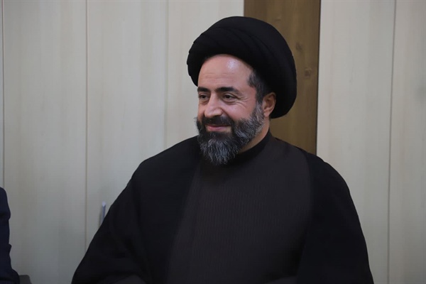 دیدار شهردار ،معاون شهردار و جمعی از مدیران شهرداری قیامدشت با  اعضای جدید هیات رییسه شورای اسلامی شهر قیامدشت