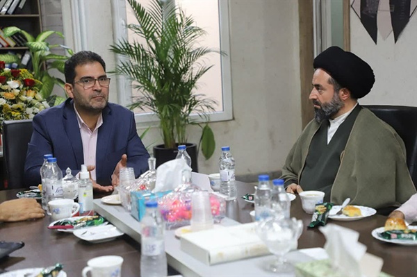 دیدار شهردار و اعضای شورای اسلامی شهر قیامدشت با بخشدار خاوران به مناسبت هفته دولت